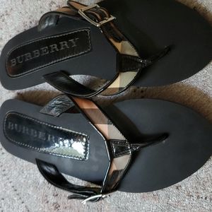 Burberry slippers